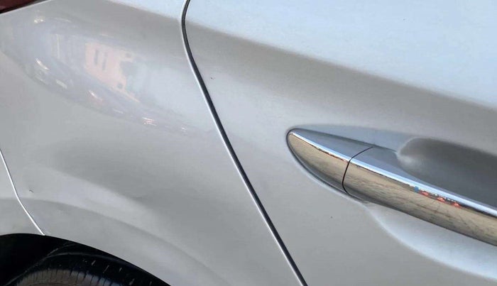 2017 Hyundai Elite i20 ASTA 1.2, Petrol, Manual, 77,624 km, Right quarter panel - Slightly dented