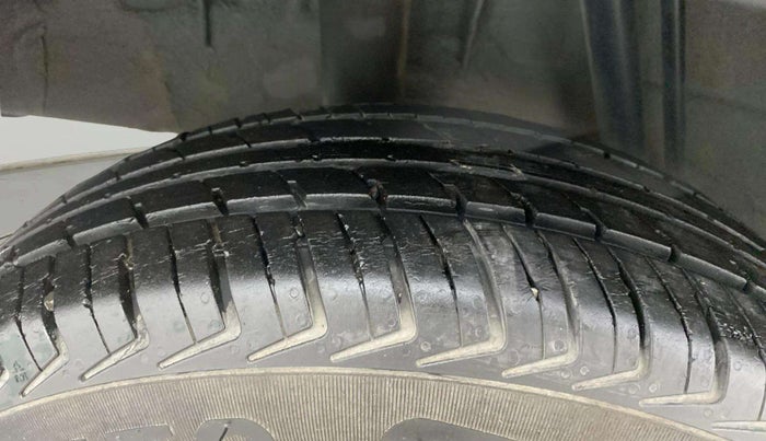 2019 Renault Kwid CLIMBER 1.0 AMT, Petrol, Automatic, 16,472 km, Left Rear Tyre Tread