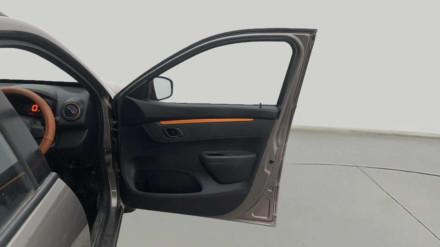 2019 Renault Kwid CLIMBER 1.0 AMT, Petrol, Automatic, 16,472 km, RHS Front Door