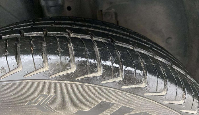 2019 Renault Kwid CLIMBER 1.0 AMT, Petrol, Automatic, 16,472 km, Right Front Tyre Tread