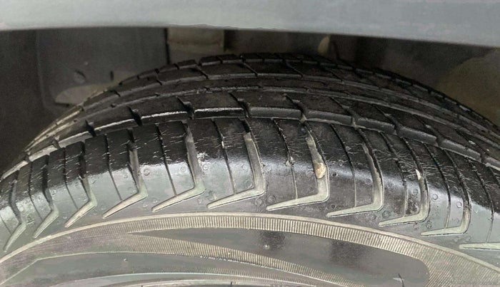 2019 Renault Kwid CLIMBER 1.0 AMT, Petrol, Automatic, 16,472 km, Left Front Tyre Tread