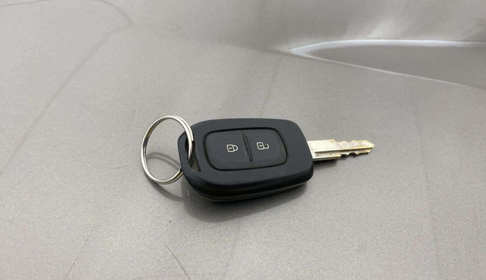 2019 Renault Kwid CLIMBER 1.0 AMT, Petrol, Automatic, 16,472 km, Key Close Up
