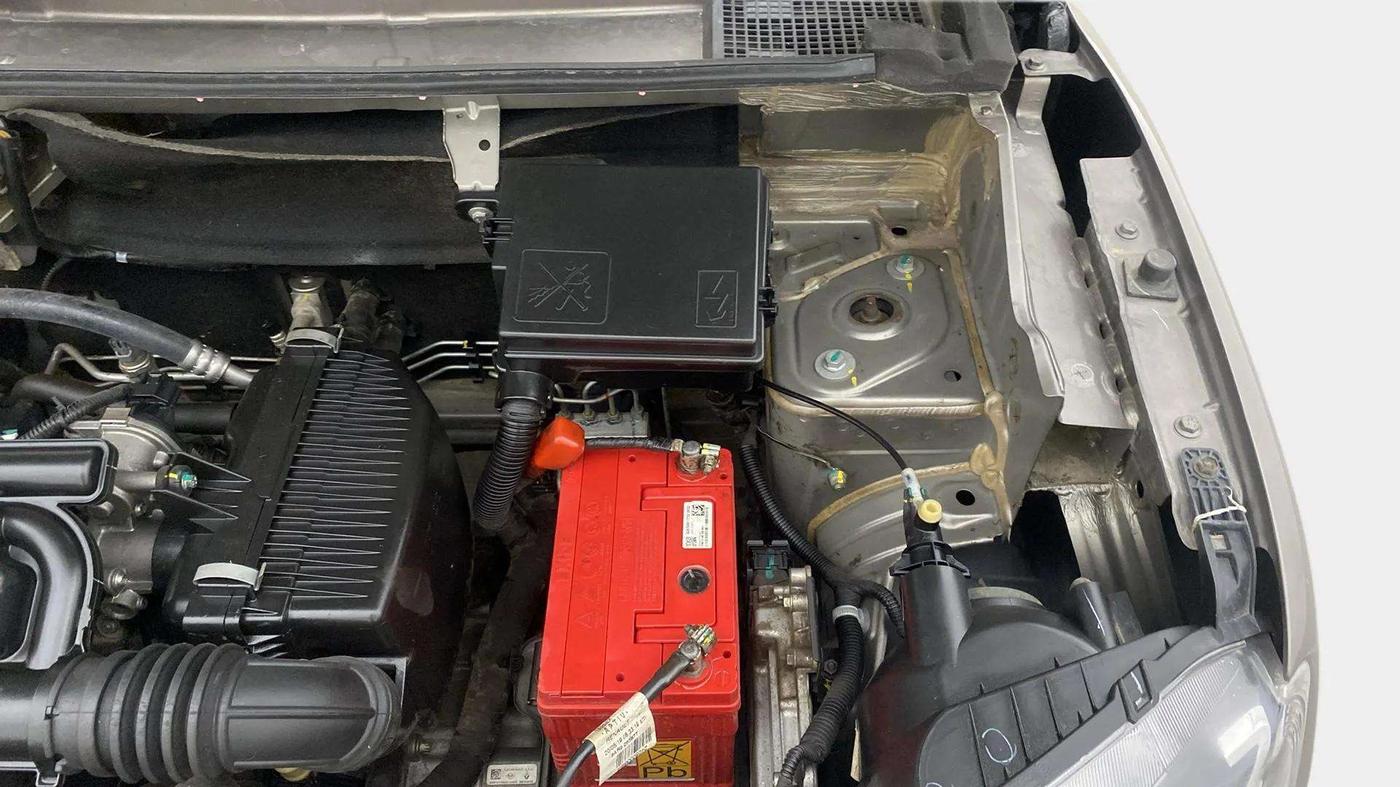 2019 Renault Kwid CLIMBER 1.0 AMT, Petrol, Automatic, 16,472 km, Engine View - Left