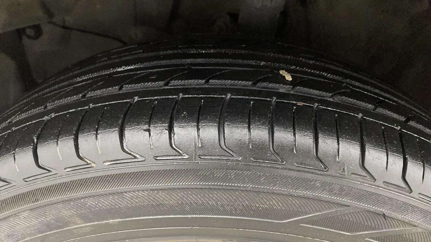 2016 Honda Jazz 1.2L I-VTEC V AT, Petrol, Automatic, 50,334 km, Left Front Tyre Tread