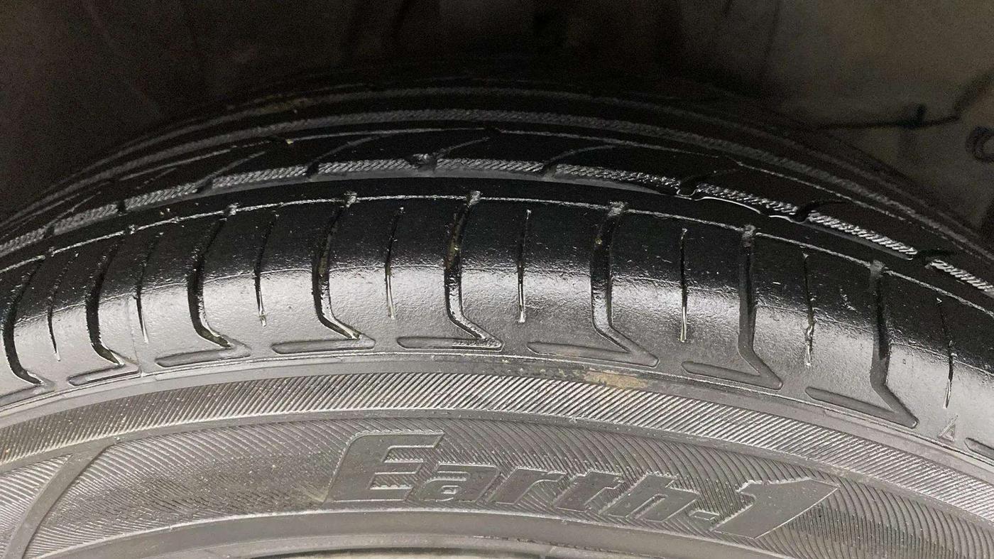 2016 Honda Jazz 1.2L I-VTEC V AT, Petrol, Automatic, 50,334 km, Right Front Tyre Tread