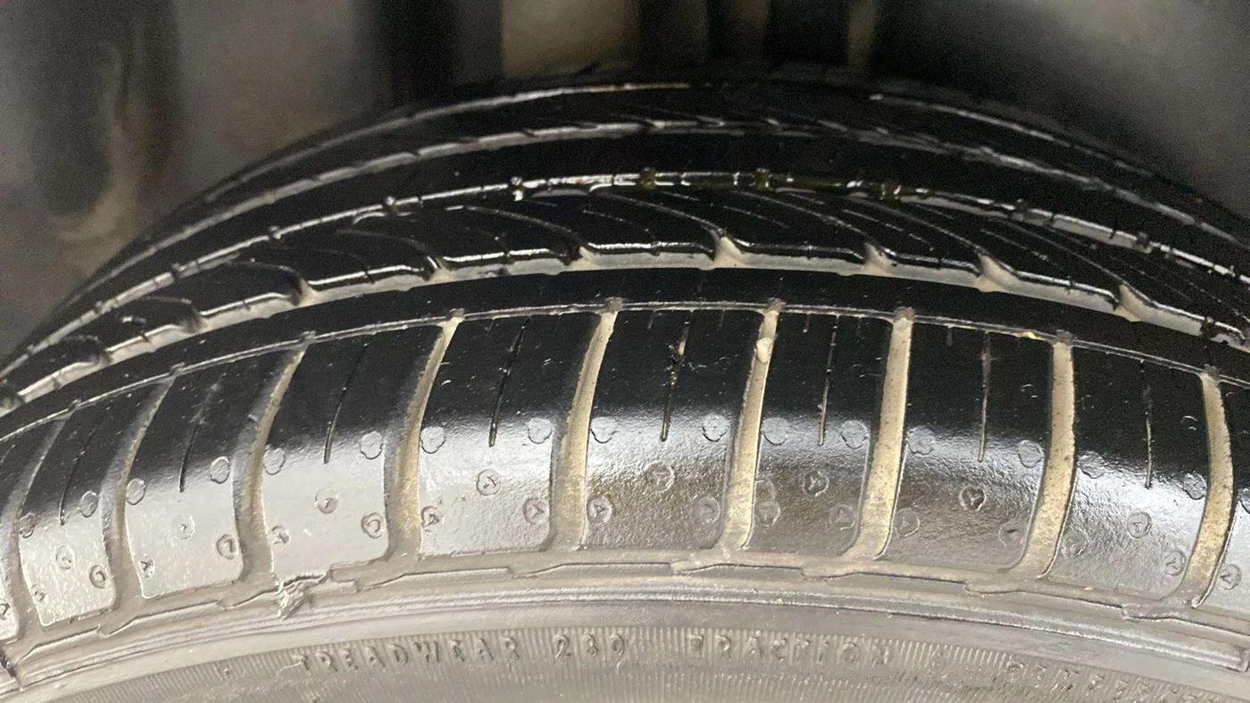2018 Volkswagen Ameo HIGHLINE PLUS 1.5L AT 16 ALLOY, Diesel, Automatic, 45,989 km, Right Rear Tyre Tread
