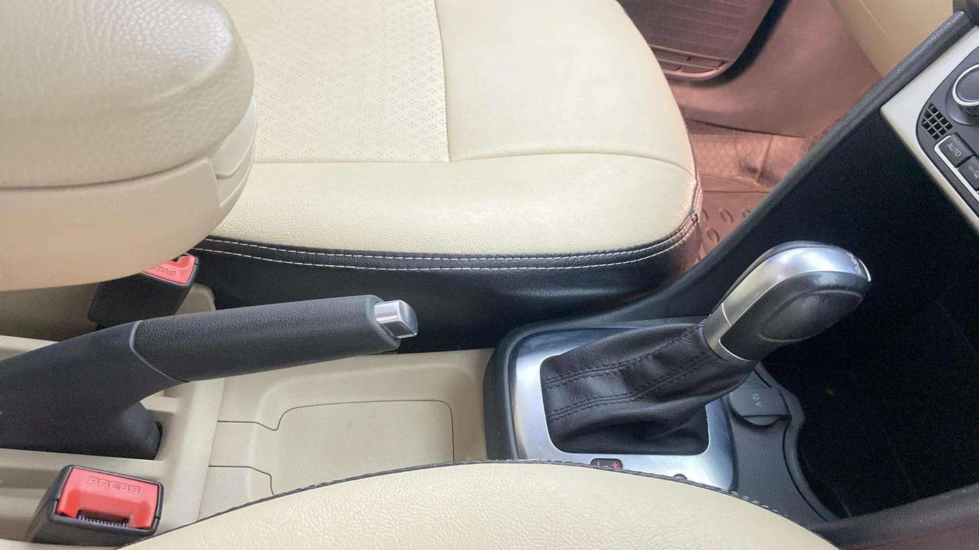 2018 Volkswagen Ameo HIGHLINE PLUS 1.5L AT 16 ALLOY, Diesel, Automatic, 45,989 km, Gear Lever