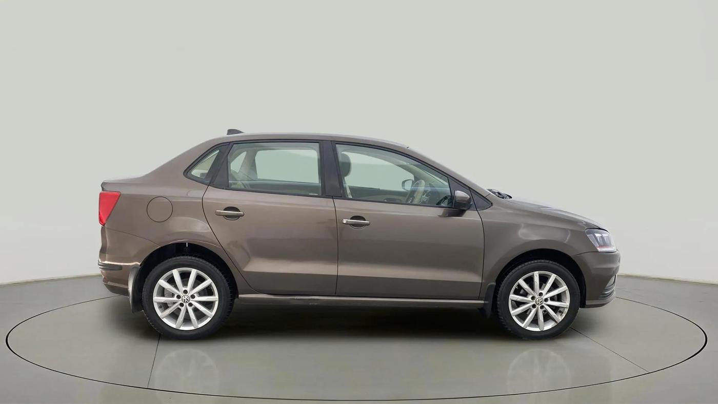 2018 Volkswagen Ameo HIGHLINE PLUS 1.5L AT 16 ALLOY, Diesel, Automatic, 45,989 km, Right Side View