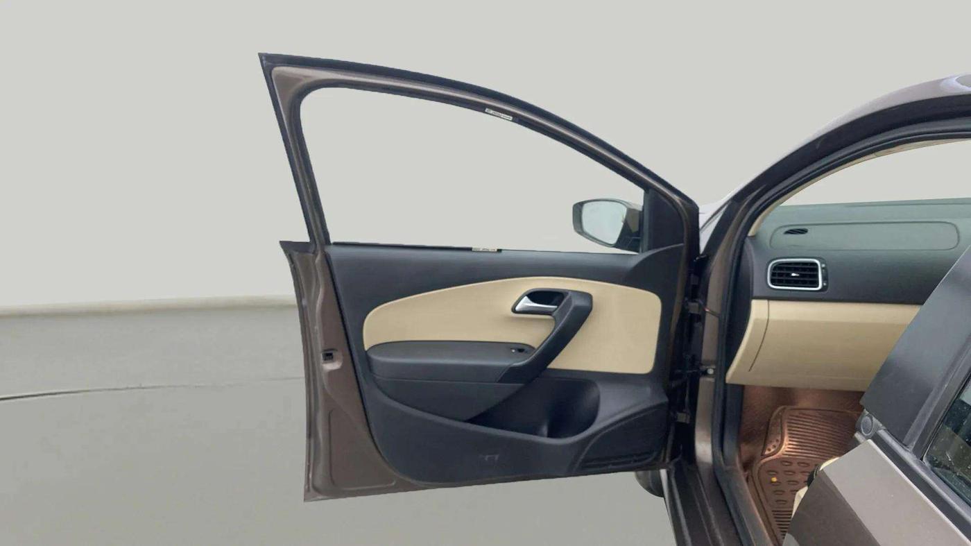 2018 Volkswagen Ameo HIGHLINE PLUS 1.5L AT 16 ALLOY, Diesel, Automatic, 45,989 km, LHS Front Door