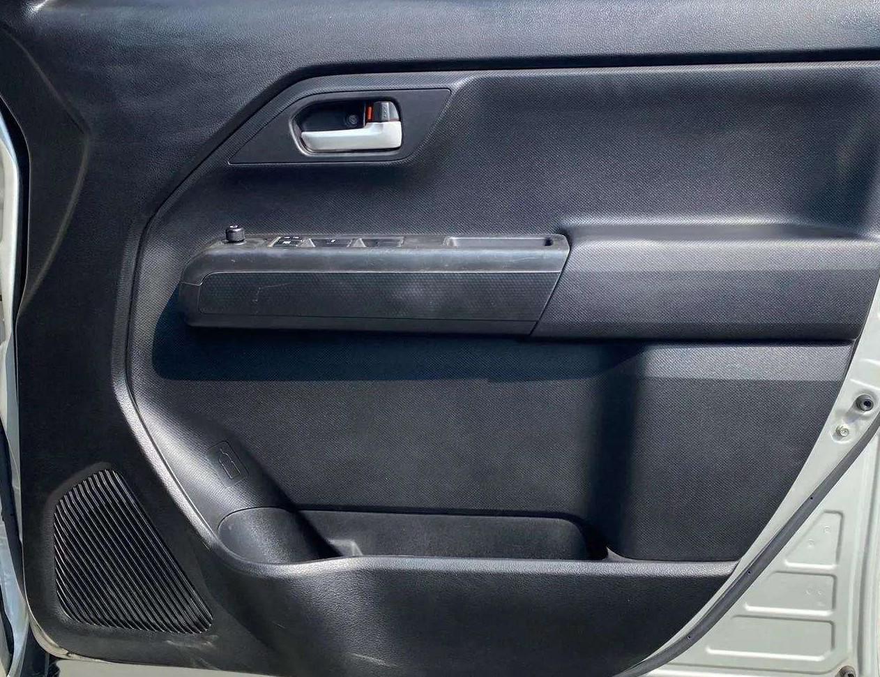 2019 Maruti New Wagon-R VXI 1.0, Petrol, Manual, 16,499 km, Driver Side Door Panels Control