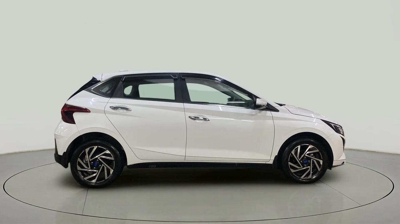 2023 Hyundai NEW I20 ASTA 1.2 MT, Petrol, Manual, 4,077 km, Right Side View