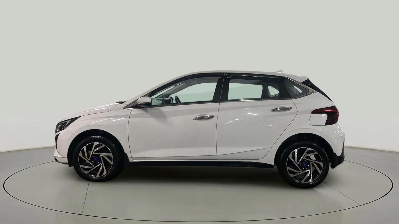 2023 Hyundai NEW I20 ASTA 1.2 MT, Petrol, Manual, 4,077 km, Left Side