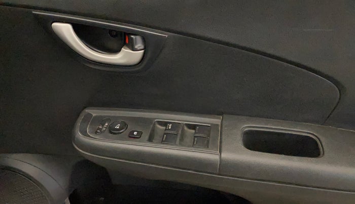 2016 Honda BR-V 1.5L I-VTEC S, Petrol, Manual, 28,582 km, Driver Side Door Panels Control