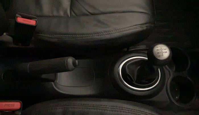 2016 Honda BR-V 1.5L I-VTEC S, Petrol, Manual, 28,582 km, Gear Lever