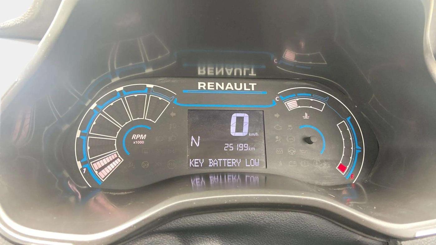 2021 Renault TRIBER RXZ AMT DUAL TONE, Petrol, Automatic, 25,183 km, Odometer Image