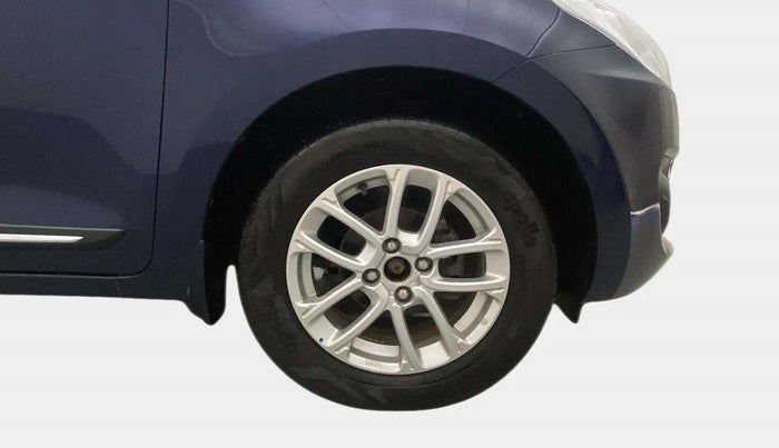 2019 Maruti Swift ZXI, Petrol, Manual, 5,375 km, Right Front Wheel