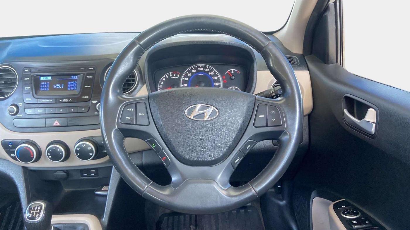 2016 Hyundai Grand i10 ASTA (O) 1.2 KAPPA VTVT, Petrol, Manual, 59,749 km, Steering Wheel Close Up