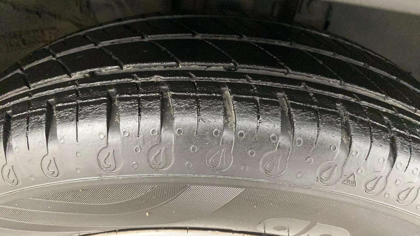 2022 Renault Kwid RXT 1.0 AMT (O), Petrol, Automatic, 24,700 km, Right Front Tyre Tread