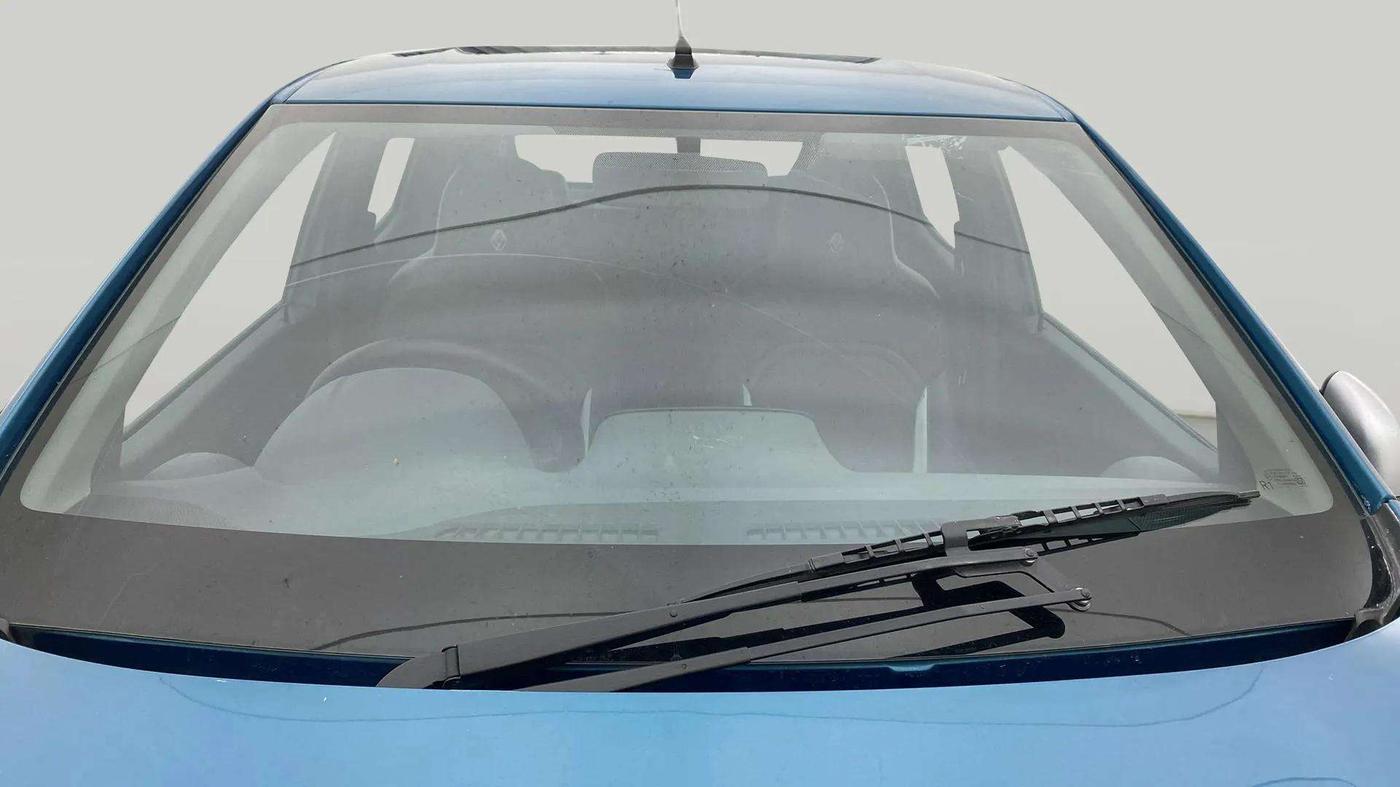 2022 Renault Kwid RXT 1.0 AMT (O), Petrol, Automatic, 24,700 km, Front Windshield