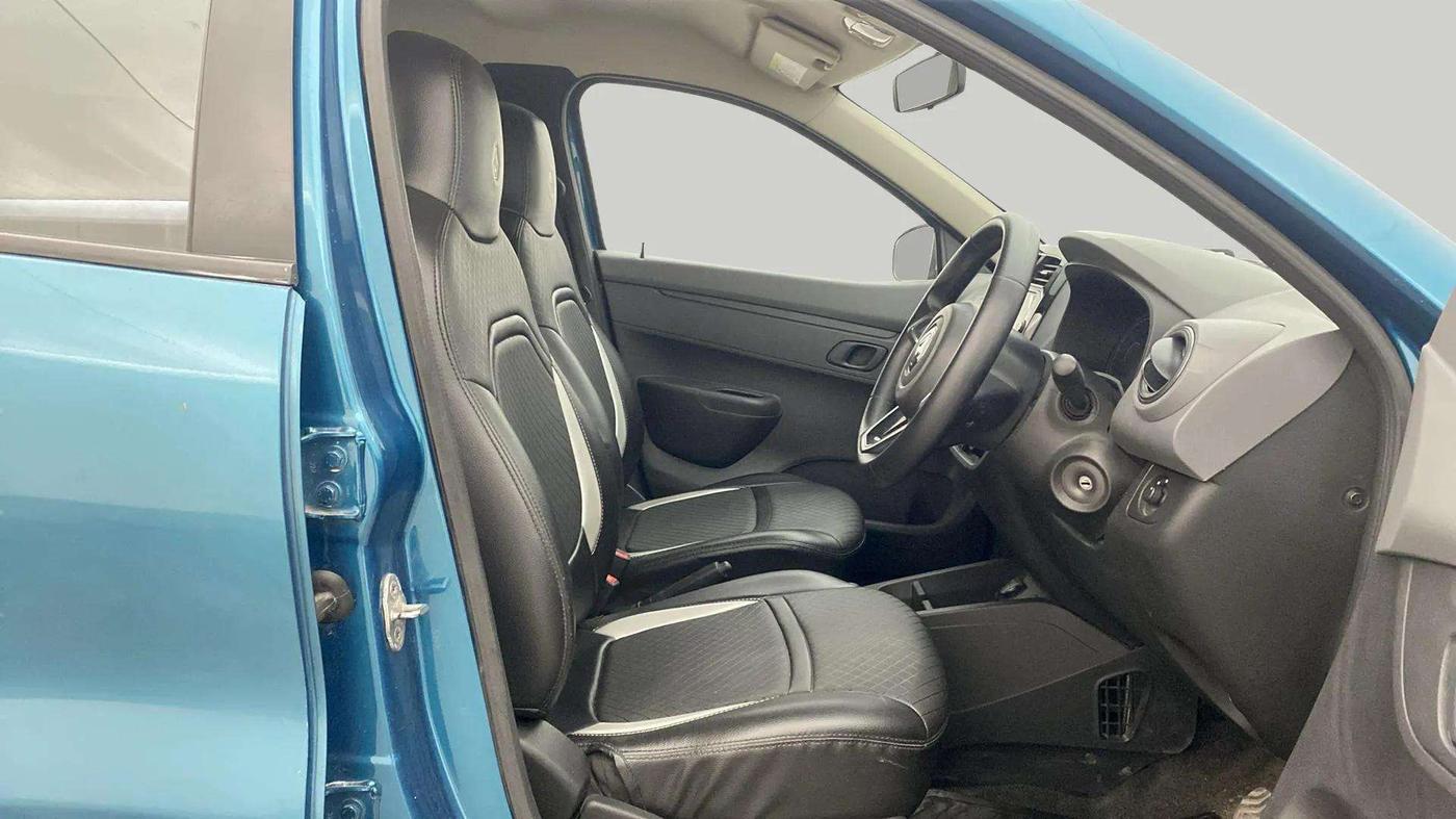 2022 Renault Kwid RXT 1.0 AMT (O), Petrol, Automatic, 24,700 km, Right Side Front Door Cabin