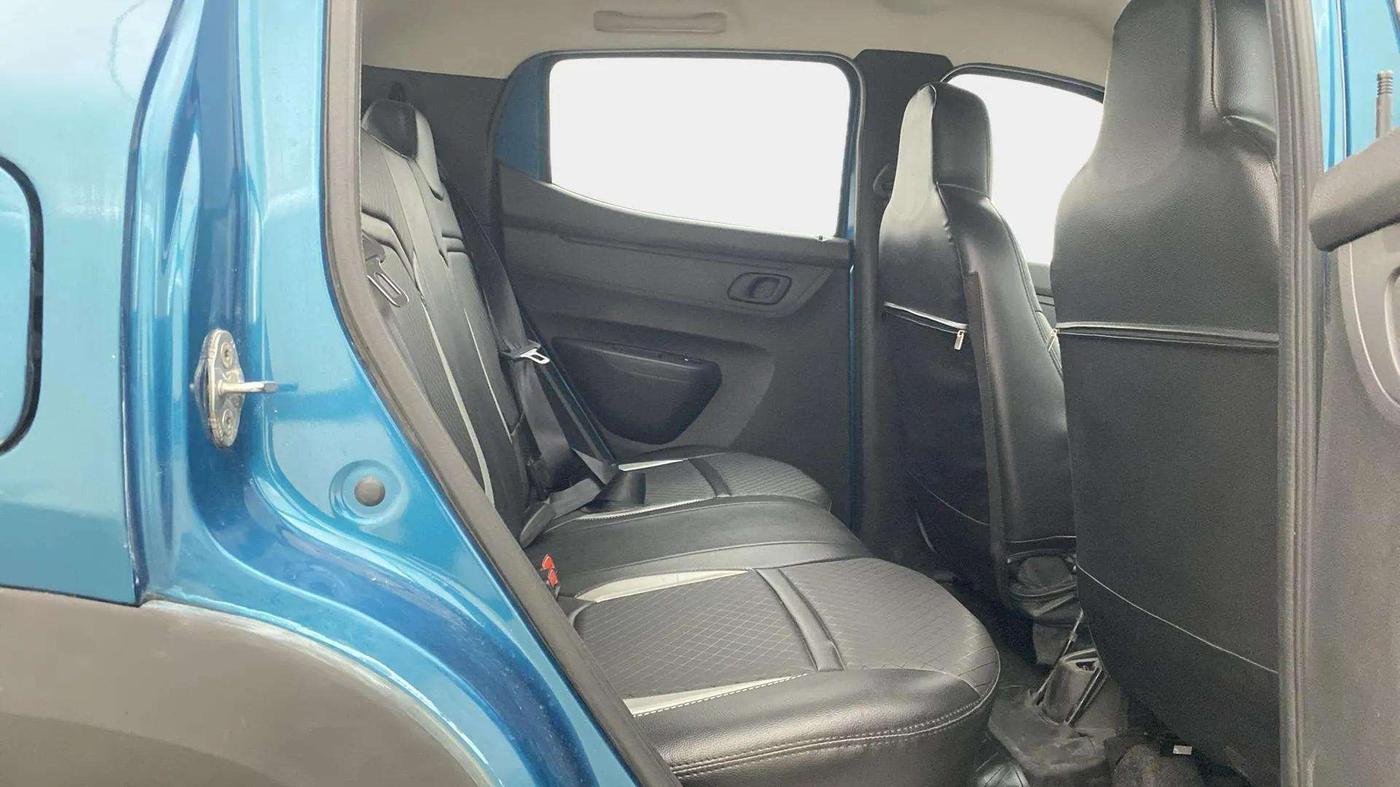 2022 Renault Kwid RXT 1.0 AMT (O), Petrol, Automatic, 24,700 km, Right Side Rear Door Cabin