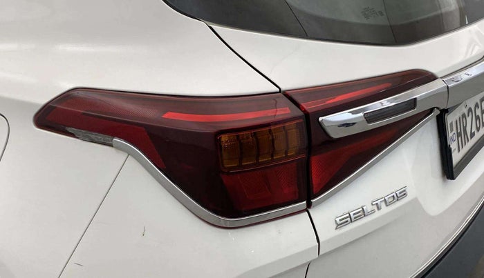 2021 KIA SELTOS HTE 1.5 PETROL, Petrol, Manual, 31,482 km, Left tail light - Chrome has minor damage