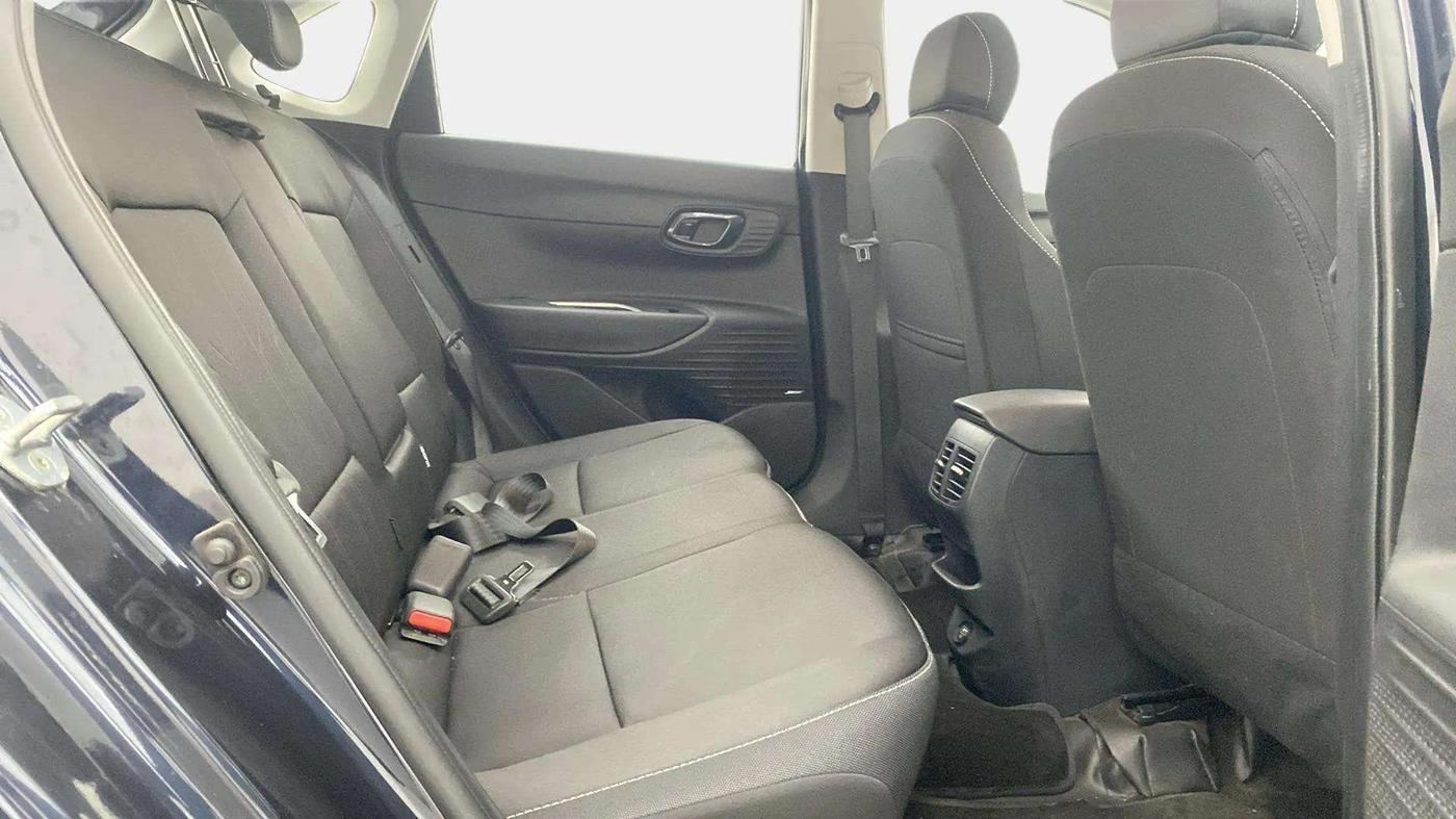 2022 Hyundai NEW I20 ASTA (O) 1.2 AT, Petrol, Automatic, 1,592 km, Right Side Rear Door Cabin