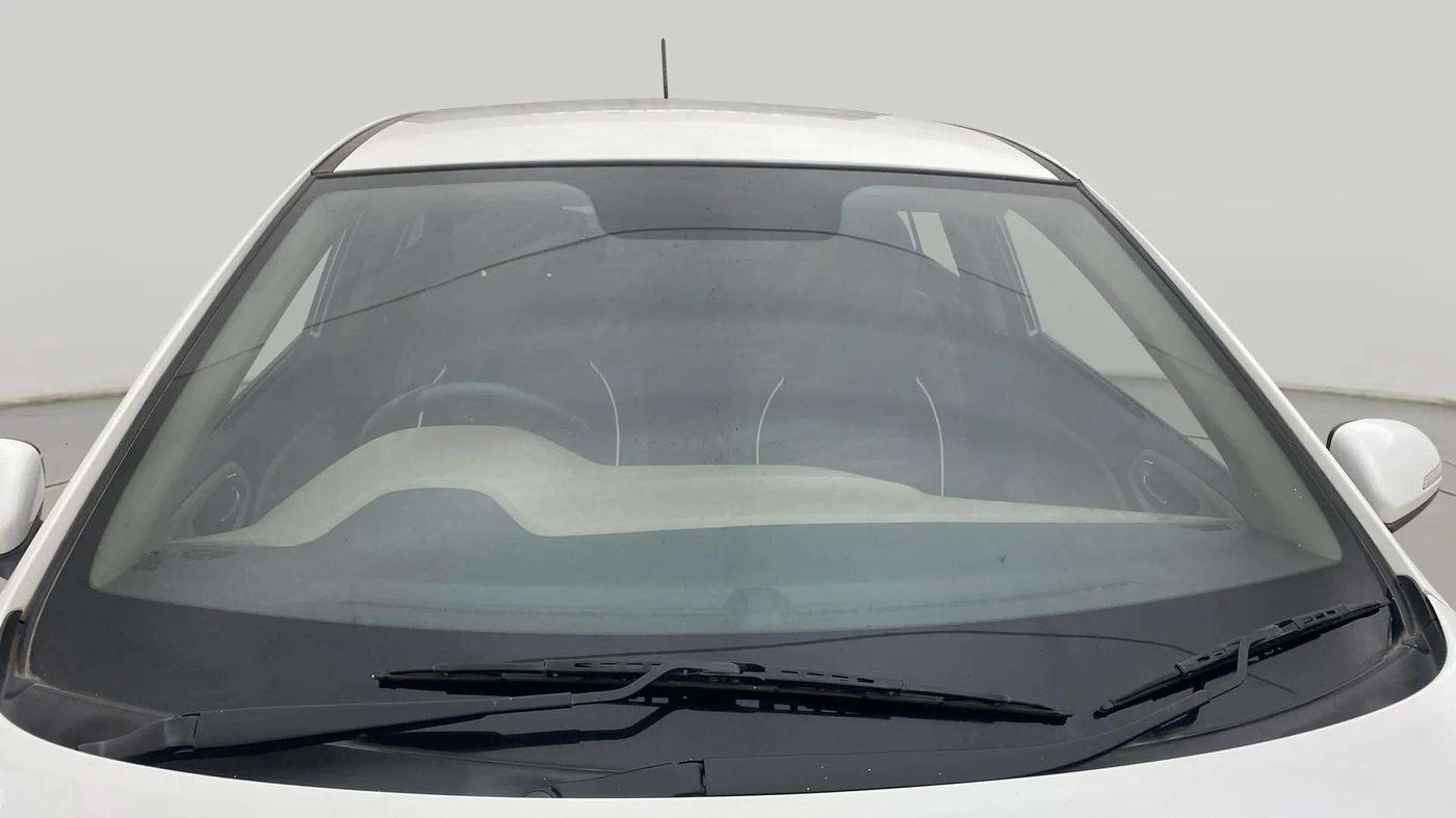 2018 Hyundai Elite i20 ASTA 1.2 (O), CNG, Manual, 40,166 km, Front Windshield