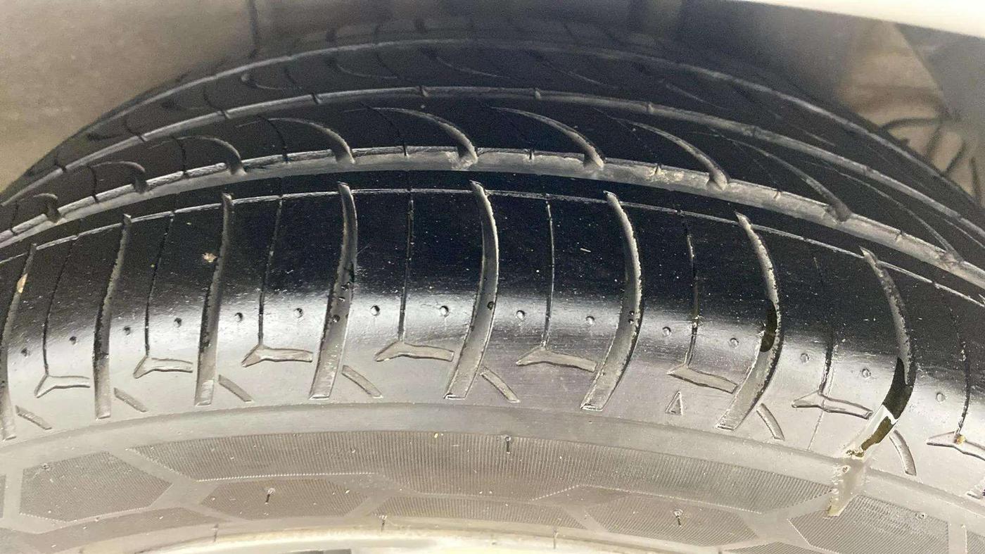 2018 Hyundai Elite i20 ASTA 1.2 (O), CNG, Manual, 40,166 km, Left Rear Tyre Tread