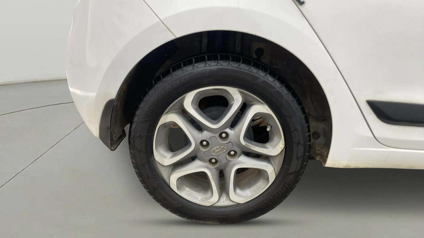 2018 Hyundai Elite i20 ASTA 1.2 (O), CNG, Manual, 40,166 km, Right Rear Wheel