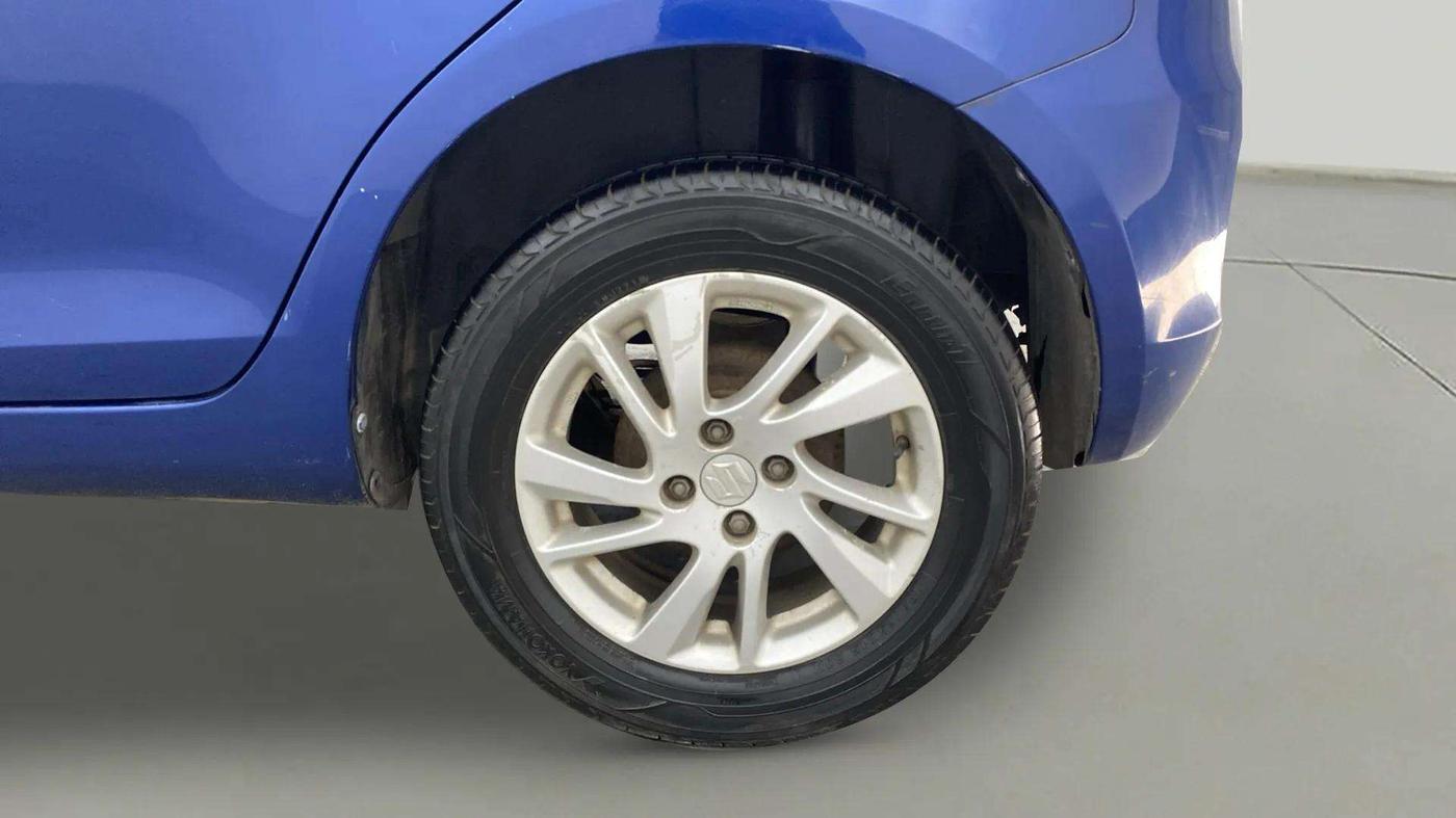 2013 Maruti Swift ZXI, Petrol, Manual, 44,995 km, Left Rear Wheel