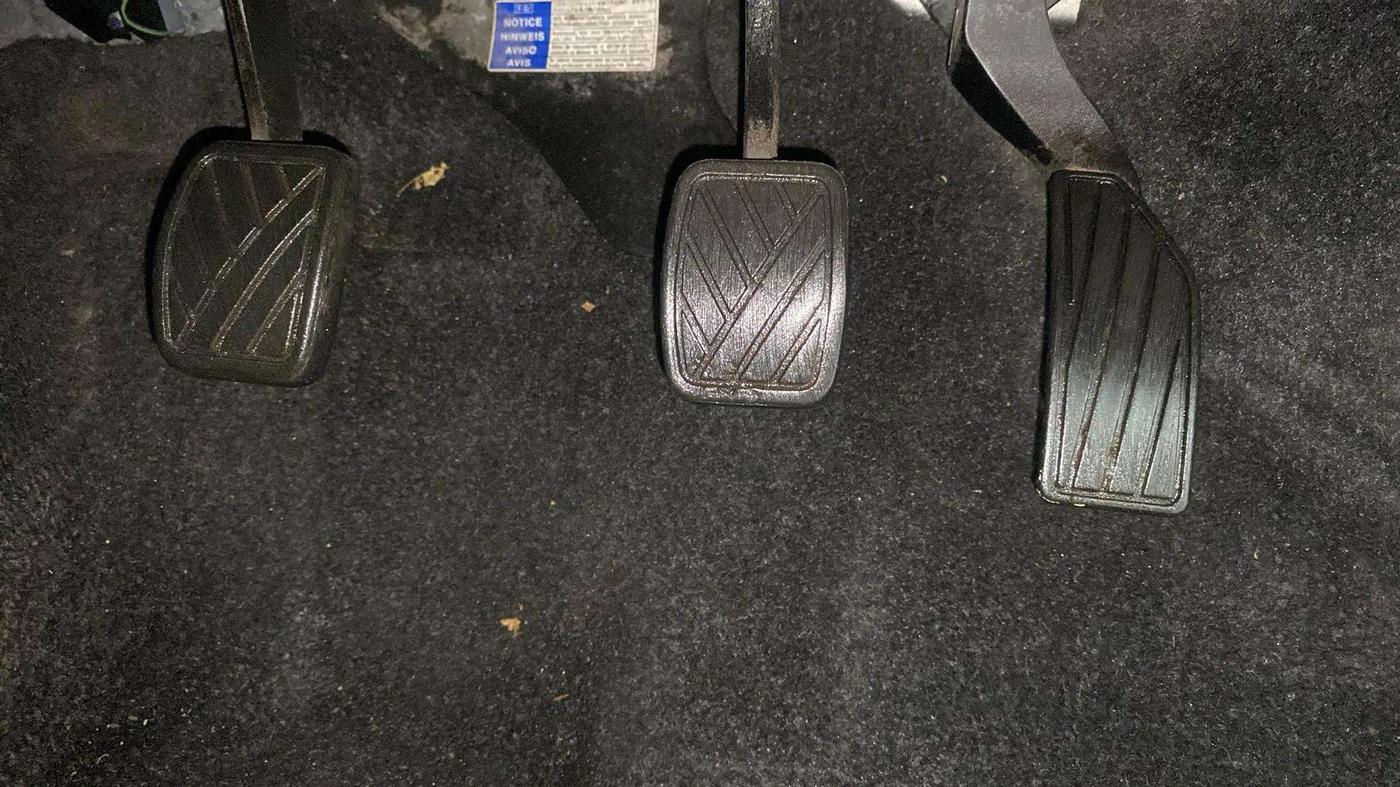 2013 Maruti Swift ZXI, Petrol, Manual, 44,995 km, Pedals
