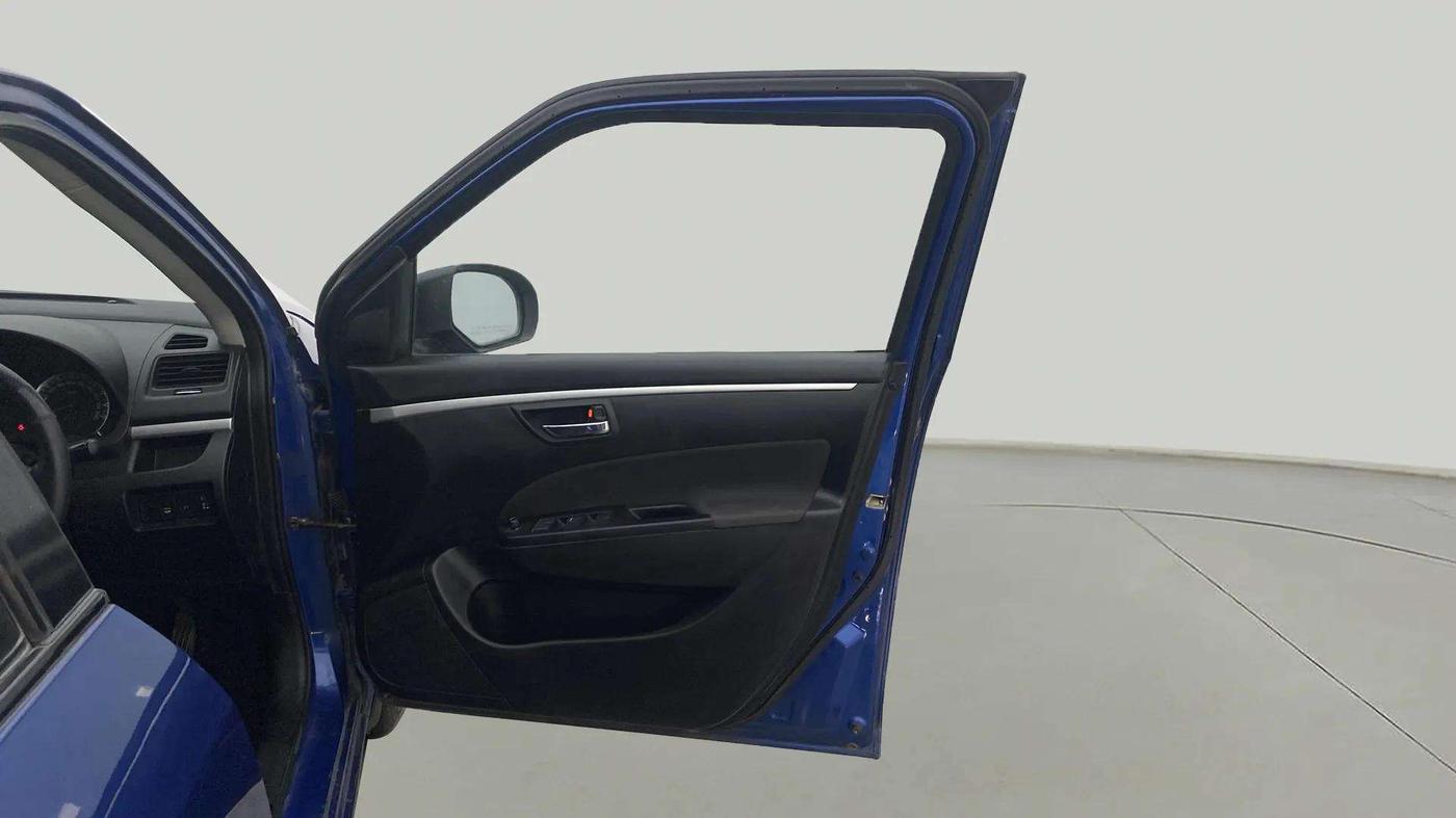 2013 Maruti Swift ZXI, Petrol, Manual, 44,995 km, RHS Front Door