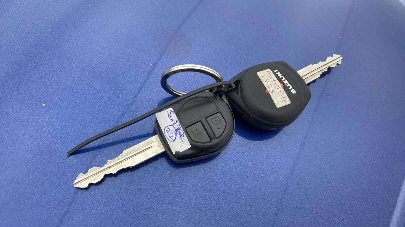 2013 Maruti Swift ZXI, Petrol, Manual, 44,995 km, Key Close Up