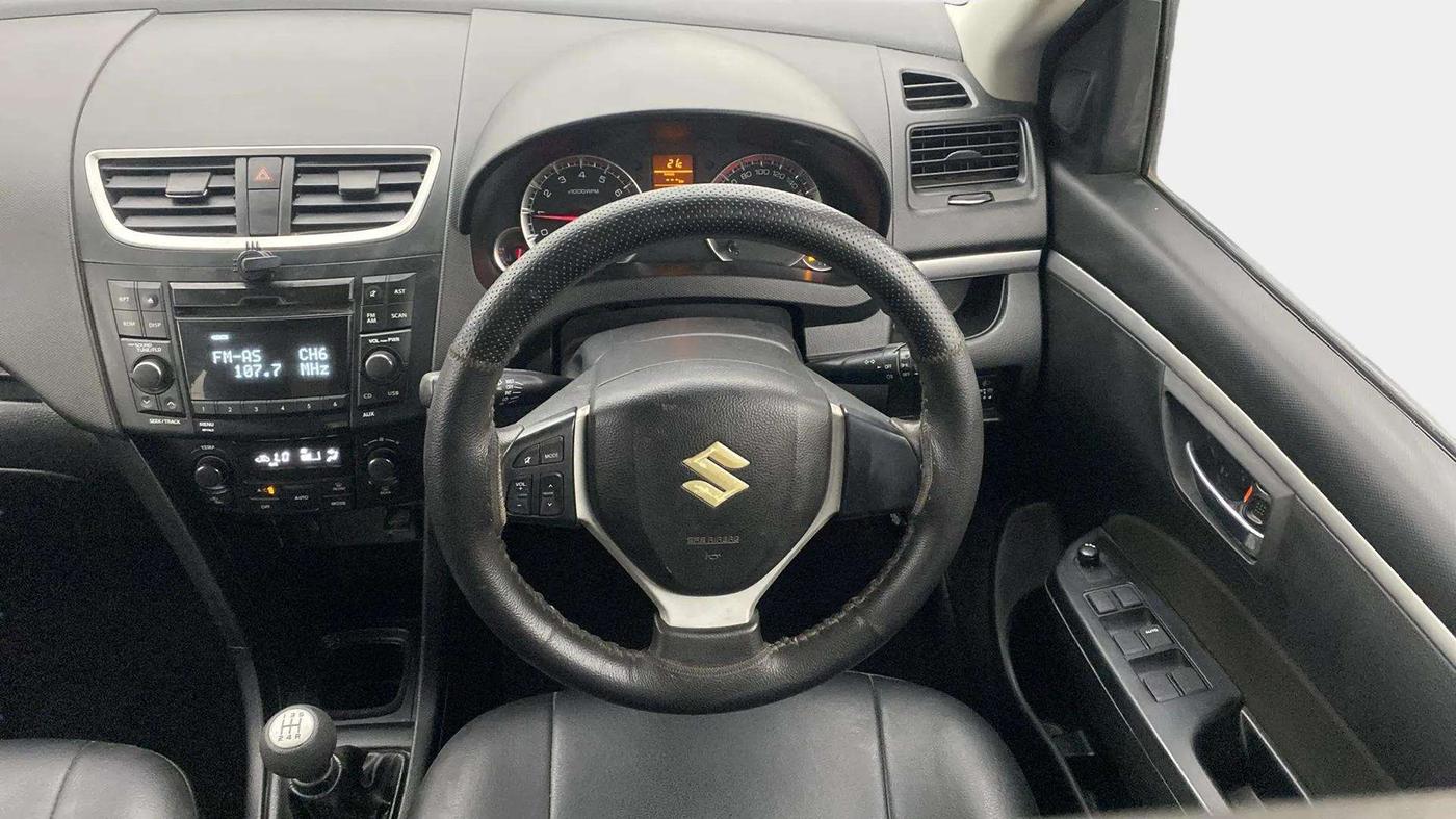2013 Maruti Swift ZXI, Petrol, Manual, 44,995 km, Steering Wheel Close Up