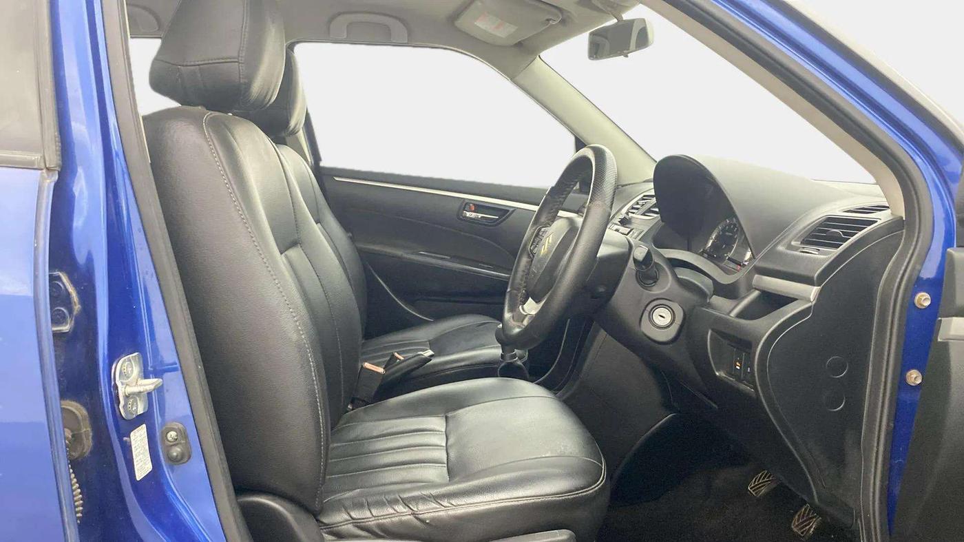 2013 Maruti Swift ZXI, Petrol, Manual, 44,995 km, Right Side Front Door Cabin