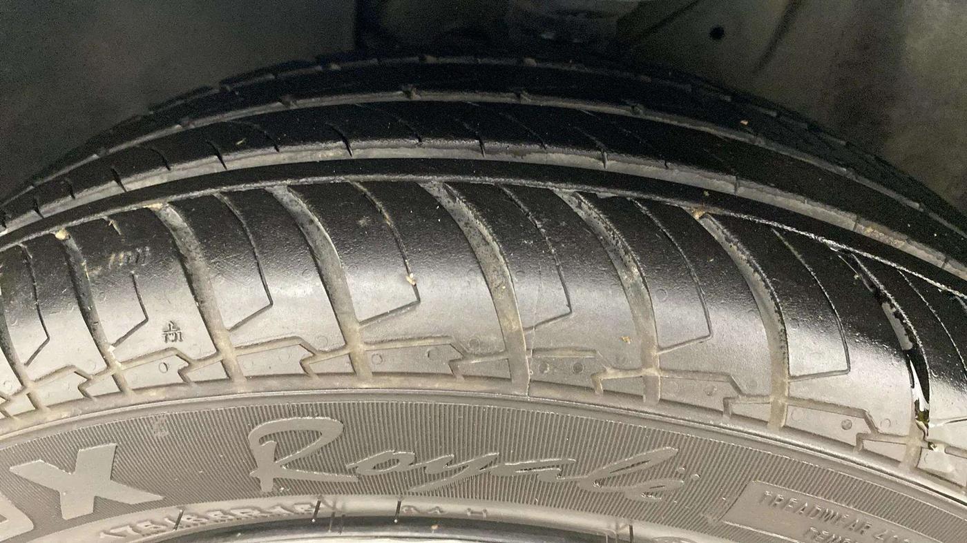 2017 Maruti IGNIS DELTA 1.2 AMT, Petrol, Automatic, 44,407 km, Left Front Tyre Tread