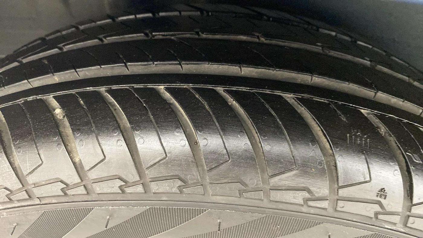 2017 Maruti IGNIS DELTA 1.2 AMT, Petrol, Automatic, 44,407 km, Right Rear Tyre Tread