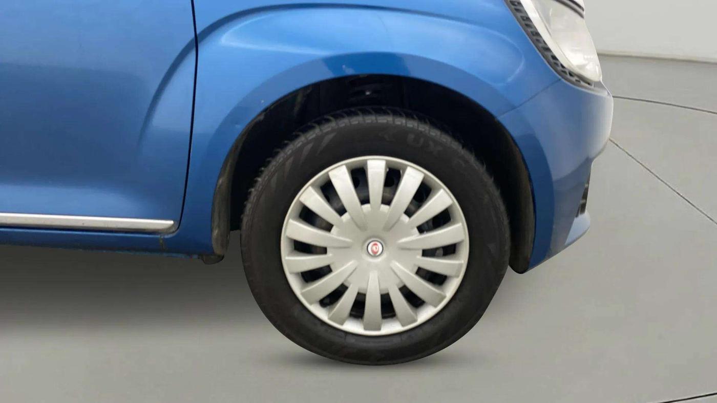 2017 Maruti IGNIS DELTA 1.2 AMT, Petrol, Automatic, 44,407 km, Right Front Wheel