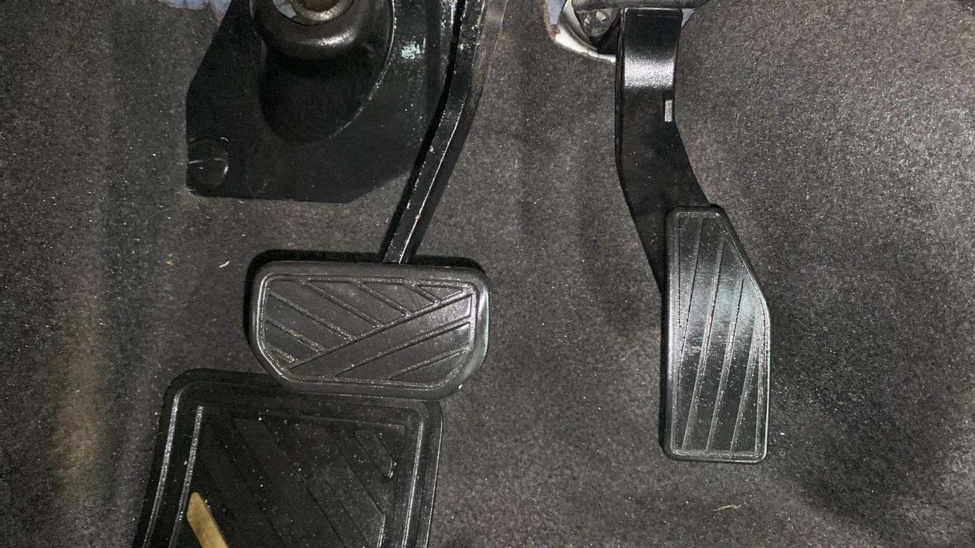 2017 Maruti IGNIS DELTA 1.2 AMT, Petrol, Automatic, 44,407 km, Pedals