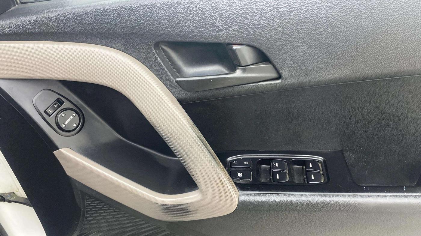 2016 Hyundai Creta E PLUS 1.6 PETROL, Petrol, Manual, 94,441 km, Driver Side Door Panels Control