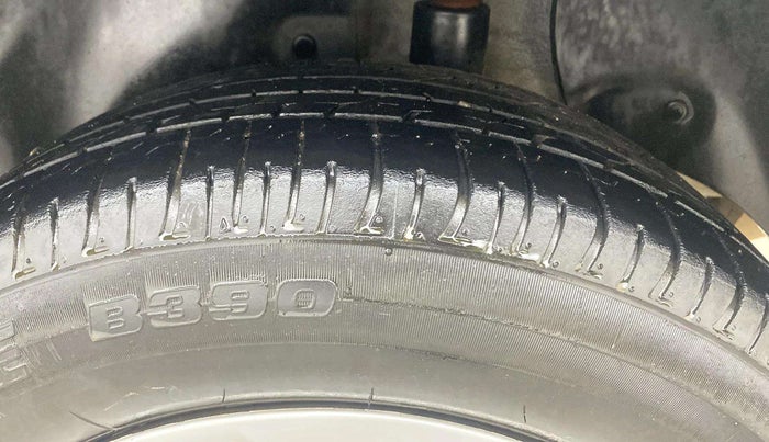 2016 Hyundai Creta E PLUS 1.6 PETROL, Petrol, Manual, 94,441 km, Left Rear Tyre Tread