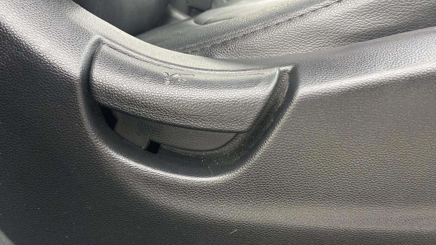 2016 Hyundai Creta E PLUS 1.6 PETROL, Petrol, Manual, 94,441 km, Driver Side Adjustment Panel