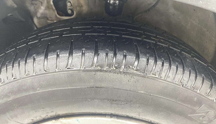 2016 Hyundai Creta E PLUS 1.6 PETROL, Petrol, Manual, 94,441 km, Left Front Tyre Tread