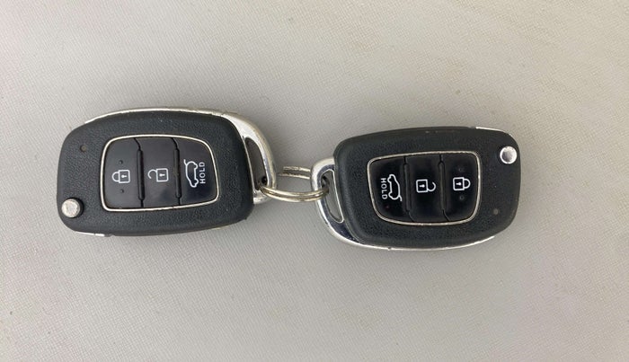 2016 Hyundai Creta E PLUS 1.6 PETROL, Petrol, Manual, 94,441 km, Key Close Up