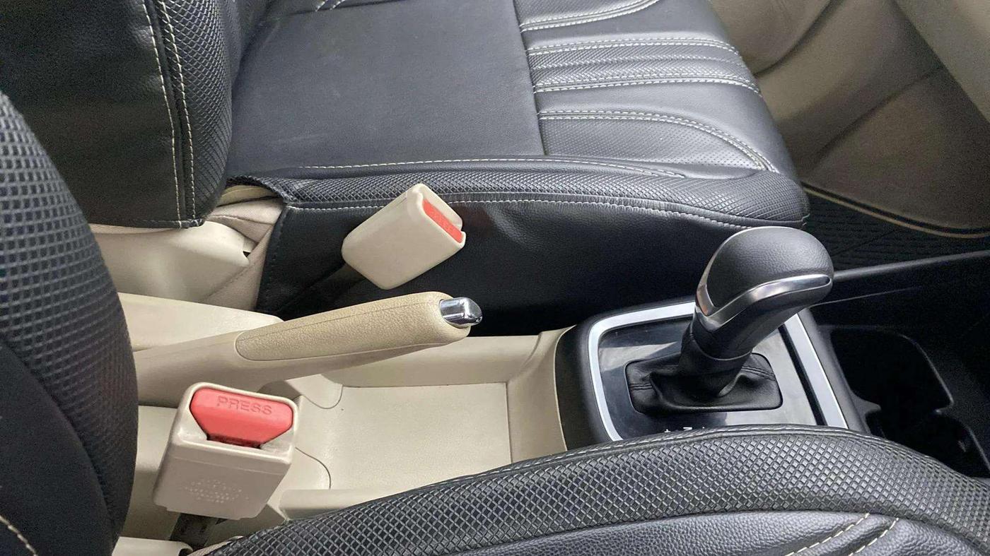 2018 Maruti Dzire ZXI AMT, Petrol, Automatic, 45,983 km, Gear Lever