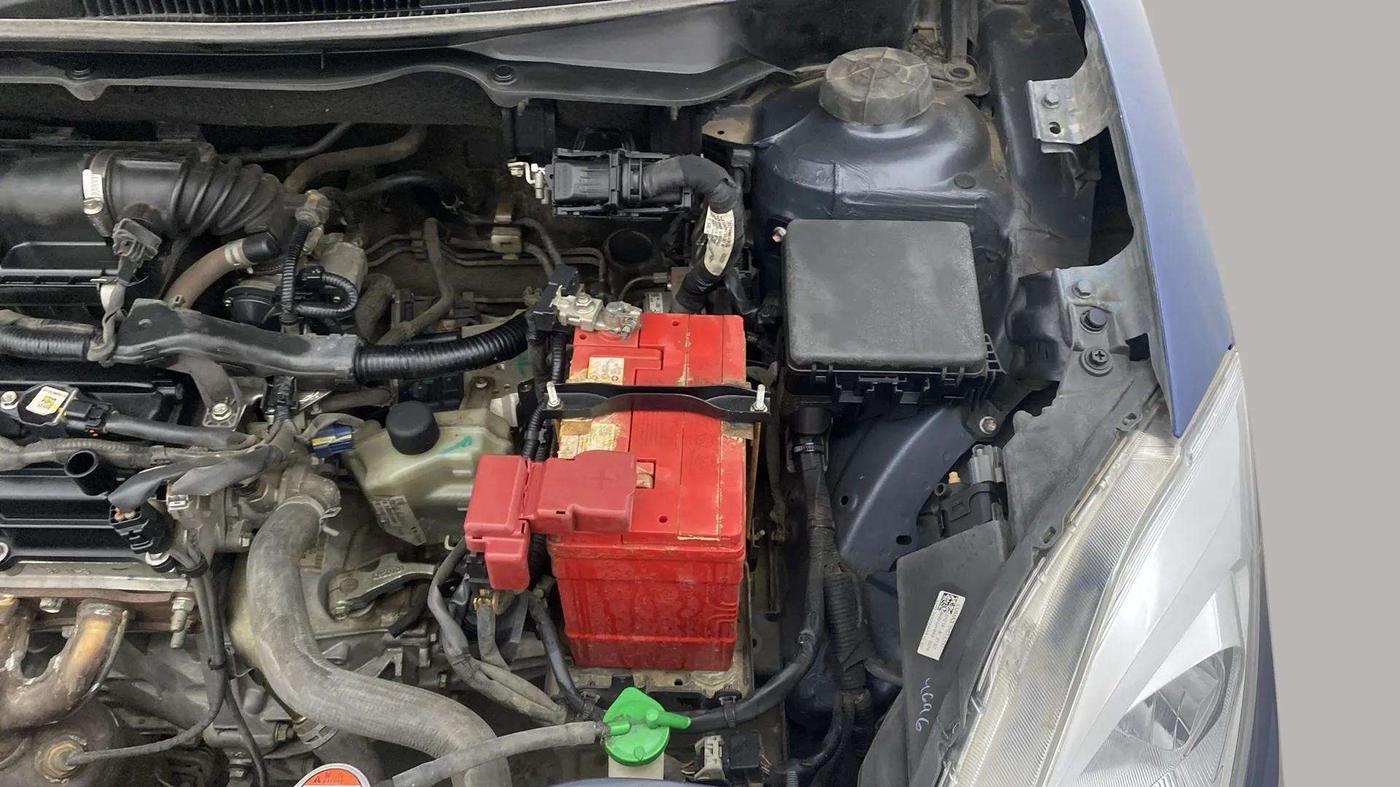 2018 Maruti Dzire ZXI AMT, Petrol, Automatic, 45,983 km, Engine View - Left