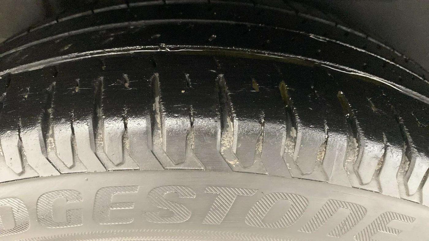 2018 Maruti Dzire ZXI AMT, Petrol, Automatic, 45,983 km, Right Rear Tyre Tread