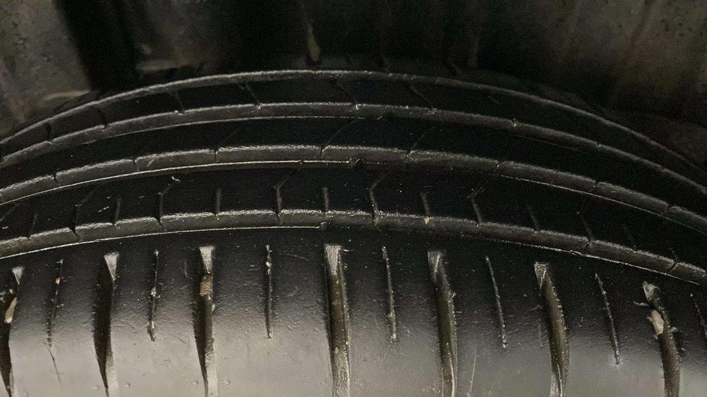 2023 Maruti Baleno DELTA CNG 1.2L, CNG, Manual, 10,686 km, Left Front Tyre Tread