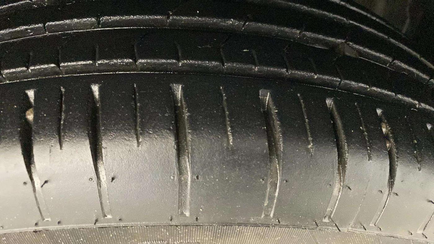 2023 Maruti Baleno DELTA CNG 1.2L, CNG, Manual, 10,686 km, Right Front Tyre Tread